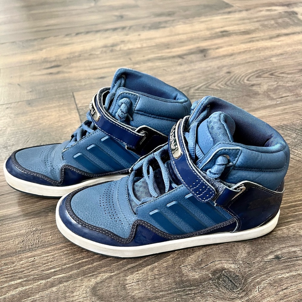 Adidas Sneakers - woman’s Size 7.5
